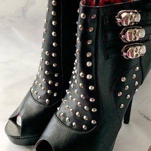 NW Abbey Dawn Open toe boots by Avril Lavigne